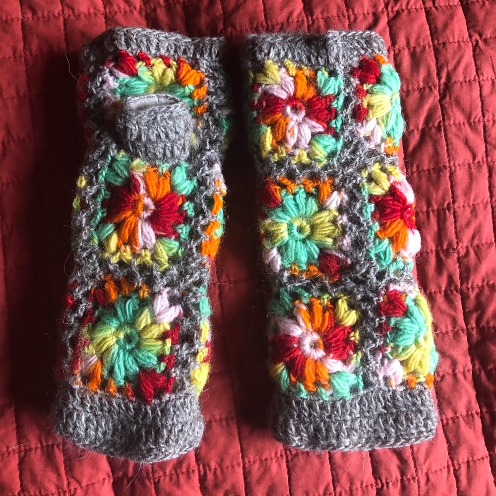 Sundance Knitted Hand Warmers